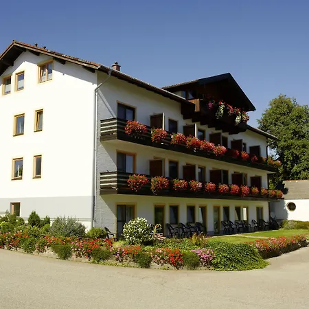 Seeblick & Szálloda 3*
